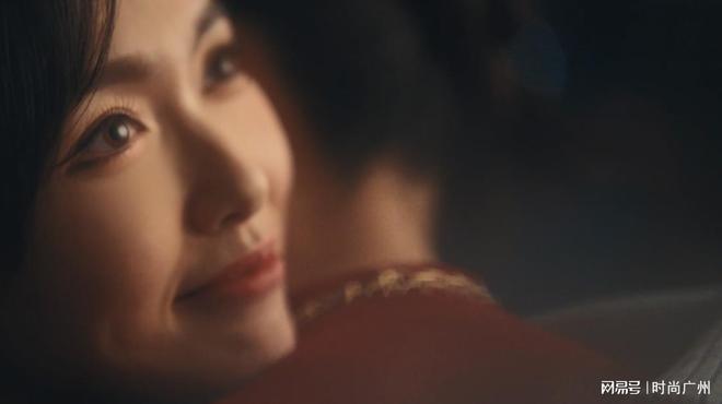 Lock系列唐嫣新春微电影|广州时尚媒体开元棋牌时尚媒体|蒂芙尼Tiffany(图7) Lock系列唐嫣新春微电影|广州时尚媒体开元棋牌时尚媒体|蒂芙尼Tiffany(图7)